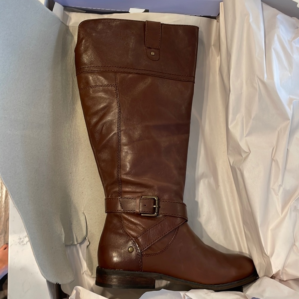 Marc Fisher brown leather calf-height Boots